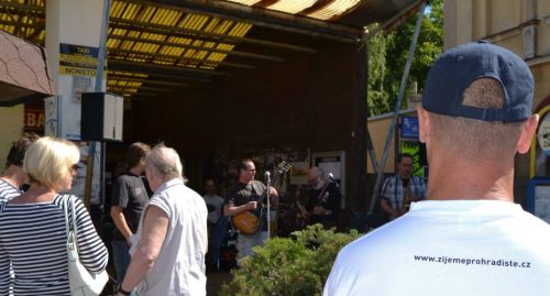 10337762_400626280075157_9117687832950995440_n